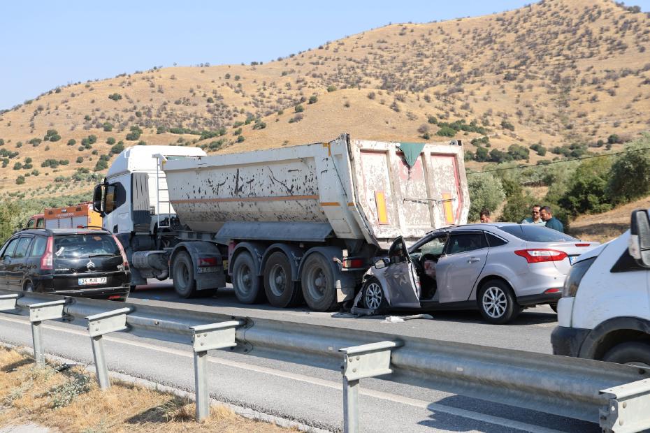 Aydın-Muğla Yolunda Ard arda Meydana Gelen İki Kaza Çok Sayıda İnsanı Etkiledi