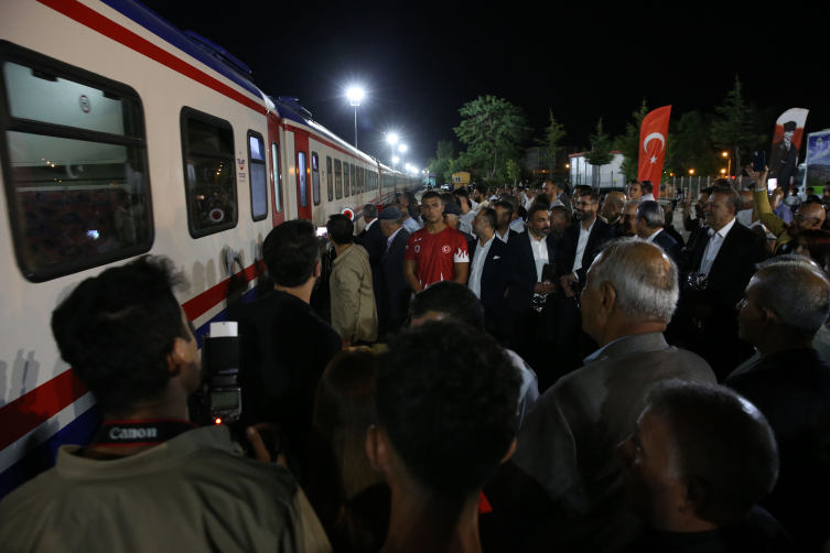 Turist treni Tatvan ikinci yolculuğunda Tatvan'a ulaştı