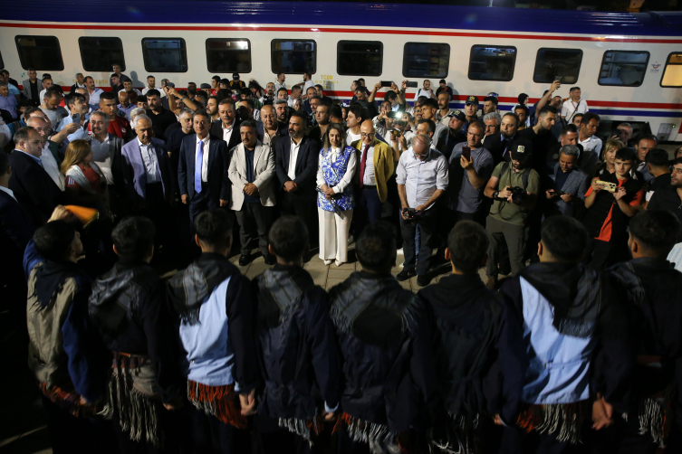 Turist treni Tatvan ikinci yolculuğunda Tatvan'a ulaştı