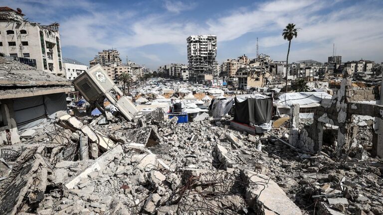 Suikastçı İsrail, Trump’ın Orta Doğu ziyaretine yönelik saldırılarına devam etti