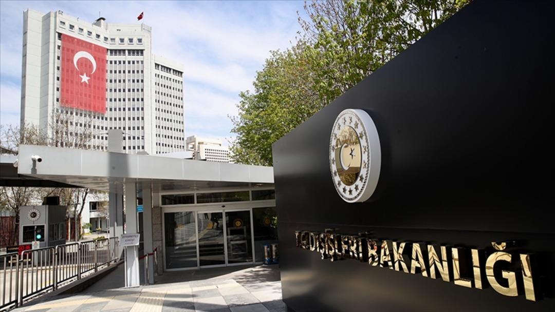 Türk restoranı ateşe verildi, Türk araçlarına saldırı düzenlendi: Karadağ sokakları yangına sahne oldu! Sınırdışı edilecekler 5