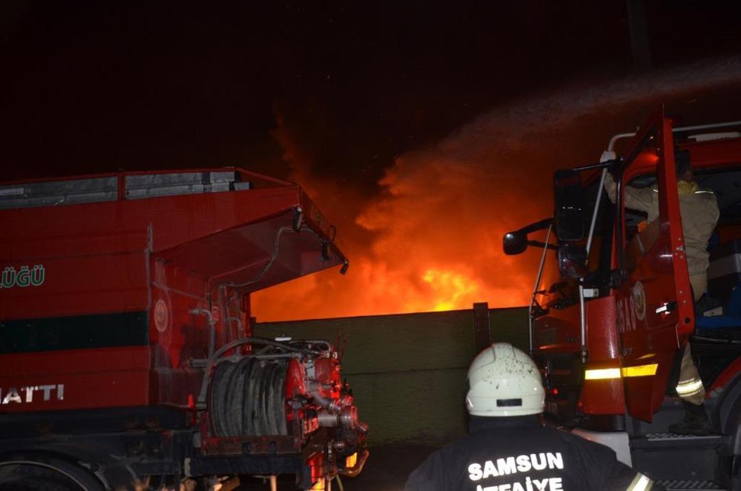 Samsun Bafra OSB 2 geri dönüşüm tesisinde yangın