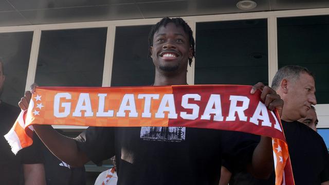 Galatasaray’dan Bitshiabu transferi için KAP açıklaması!