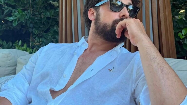 Alp Navruz’dan Oscar’lı yıldızla olay yaratan poz!